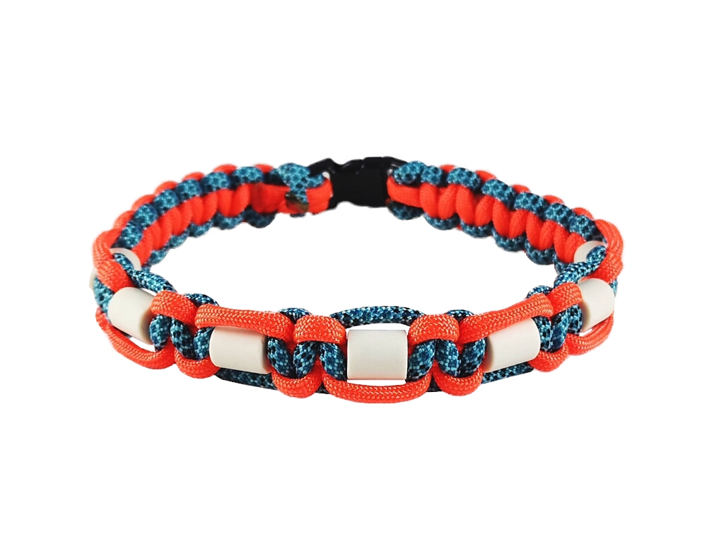 Halsband mit EM-Keramik-Pipes, leuchtorange/blau-gemustert