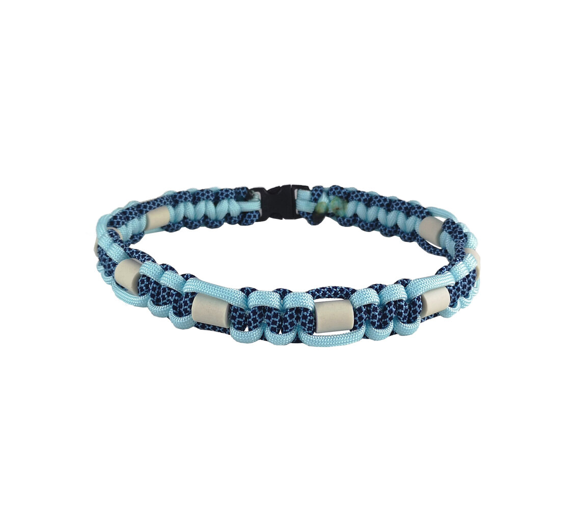 Halsband mit EM-Keramik-Pipes, hellblau/blau gemustert